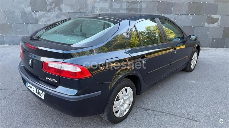 Usado Renault Laguna II Authentique 110 CV (80 kW) 2004 Negro Berlina