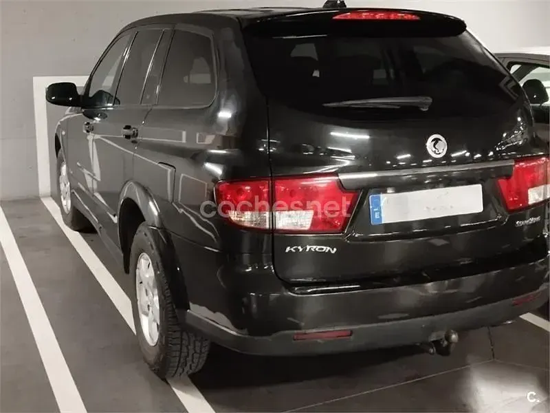 Usado SsangYong Kyron 141 CV (103 kW) 2010 Negro SUV