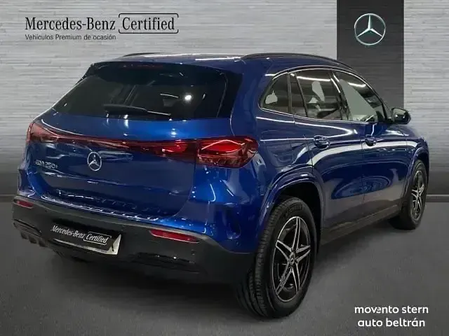Usado Mercedes EQA250+ AMG 139 kW (190 CV) 2025 Azul SUV