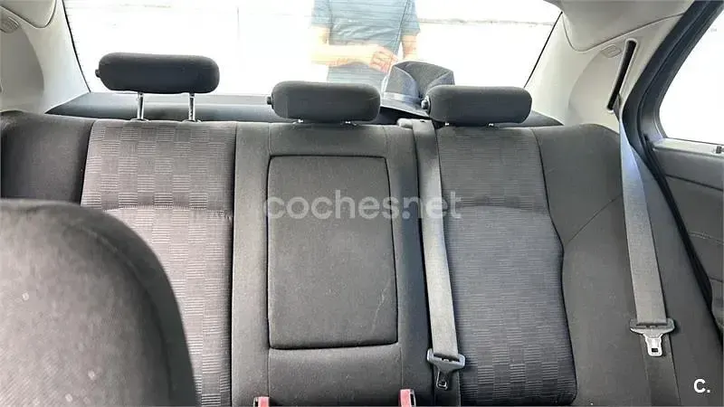 Usado Mercedes C200 Classic 122 CV (89 kW) 2005 Gris / plata Familiar