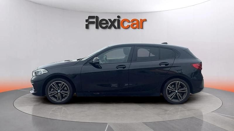Begagnad BMW 120 178 HK (130 kW) 2024 Svart Halvkombi