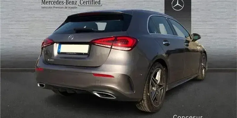 Usado Mercedes A200 163 CV (119 kW) 2022 Gris Utilitario