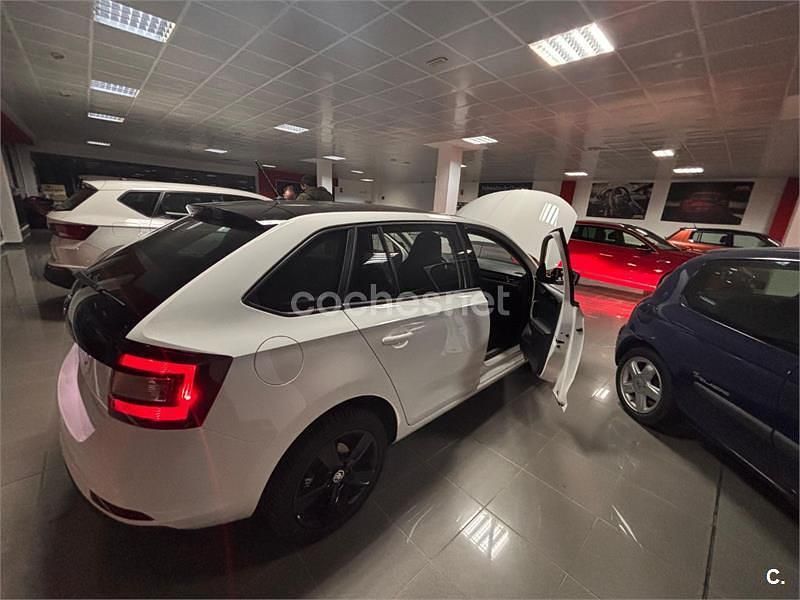 Blanco Usado 2018 Skoda Rapid Ambition Berlina | 16.200 € - Imagen 1/1