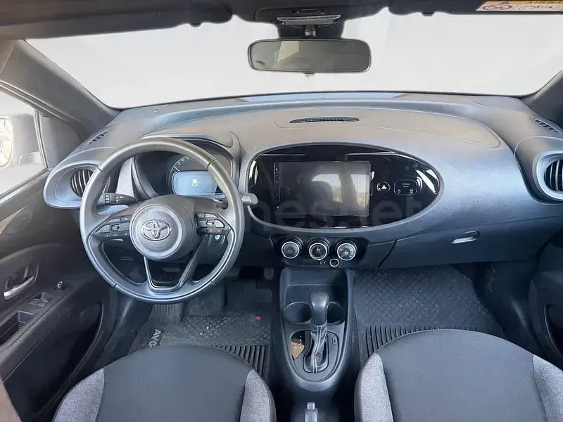 Usado Toyota Aygo X 72 CV (52 kW) 2025 Negro SUV