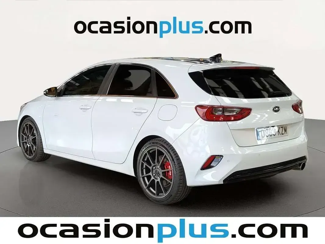 Usado Kia Ceed 140 CV (102 kW) 2019 Blanco Utilitario
