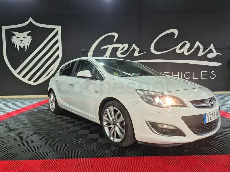 Usado Opel Astra Excellence 110 CV (80 kW) 2012 Blanco Berlina