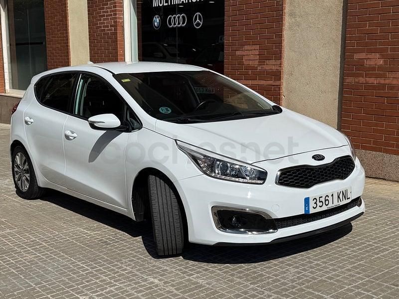 Usado Kia Ceed GT 90 CV (66 kW) 2018 Blanco Berlina