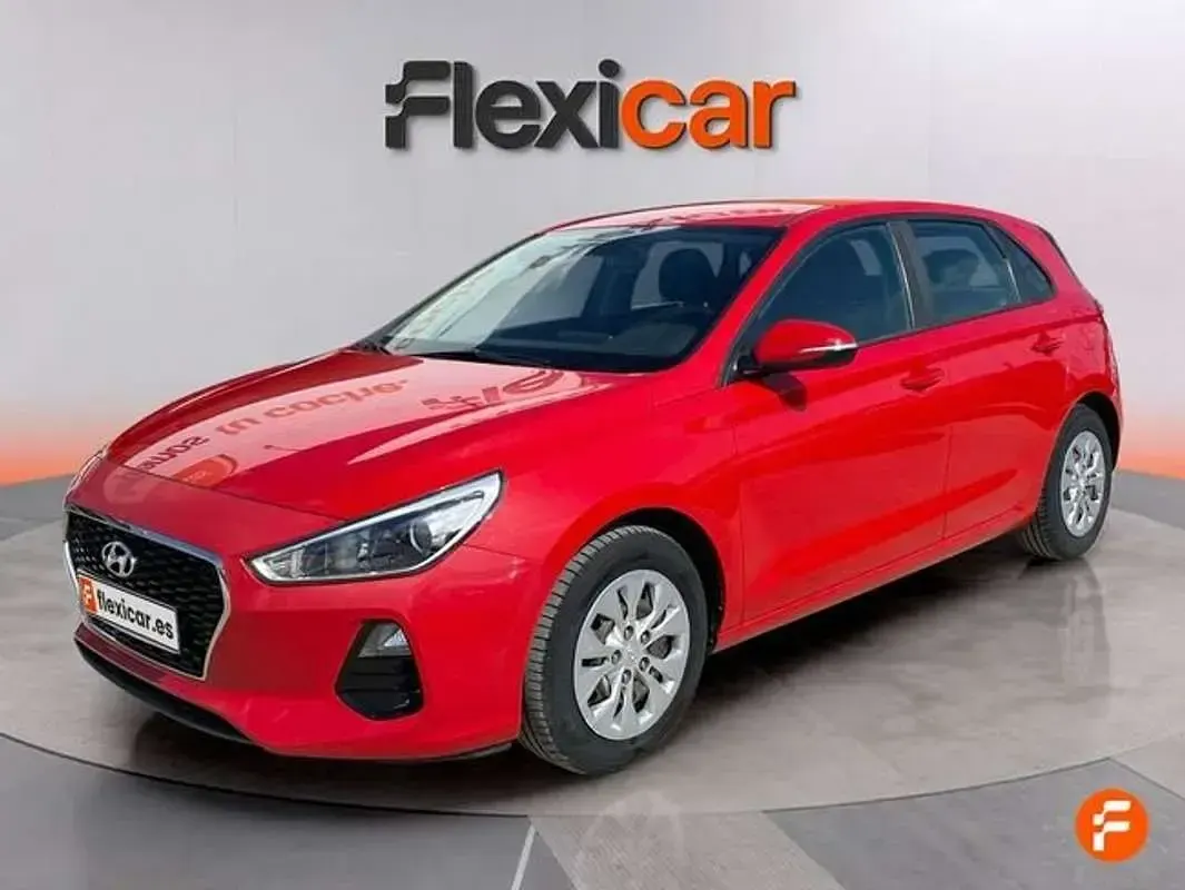 Usado Hyundai i30 120 CV (88 kW) 2018 Rojo Utilitario