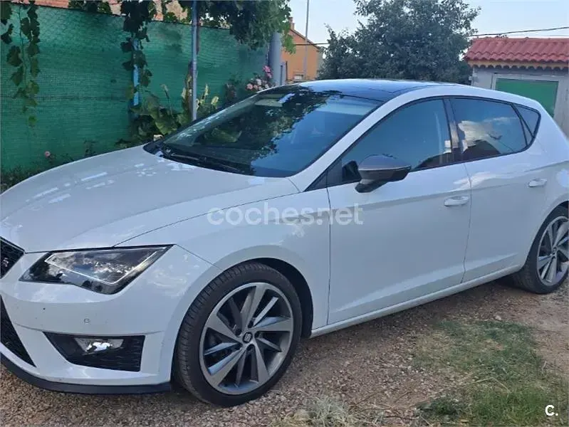 Usado Seat Leon CONNECT 150 CV (110 kW) 2015 Blanco Berlina