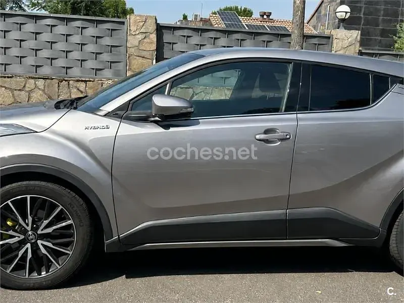 Usado Toyota C-HR Advance 122 CV (89 kW) 2018 Gris / plata SUV