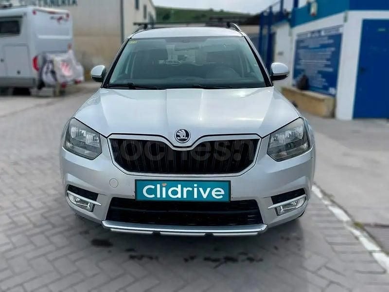 Usado Skoda Yeti Ambition 105 CV (77 kW) 2015 Gris / plata SUV