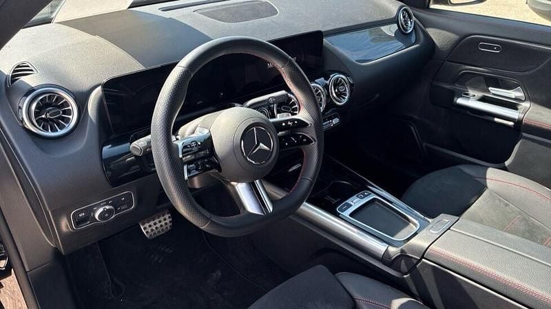 Usado Mercedes GLA250 218 CV (160 kW) 2025 Negro SUV