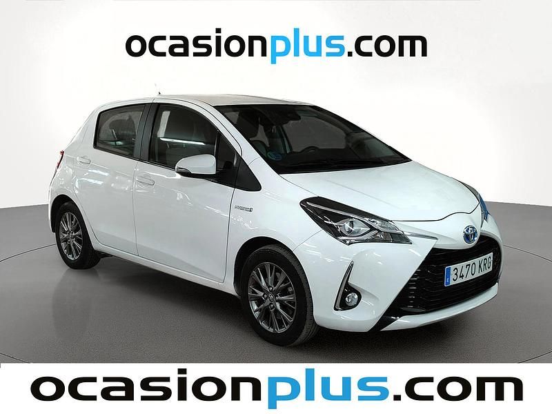 Usado Toyota Yaris Hybrid Active 100 CV (73 kW) 2018 Blanco