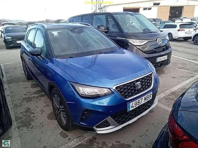 Usado Seat Arona Xperience 110 CV (80 kW) 2022 Azul SUV