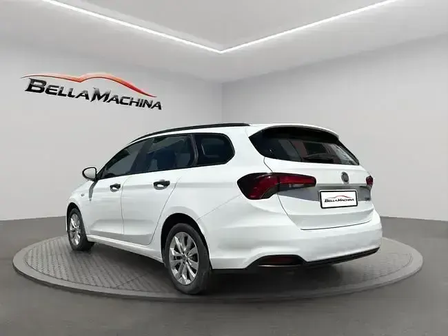 Usado Fiat Tipo Lounge 120 CV (88 kW) 2018 Blanco Familiar