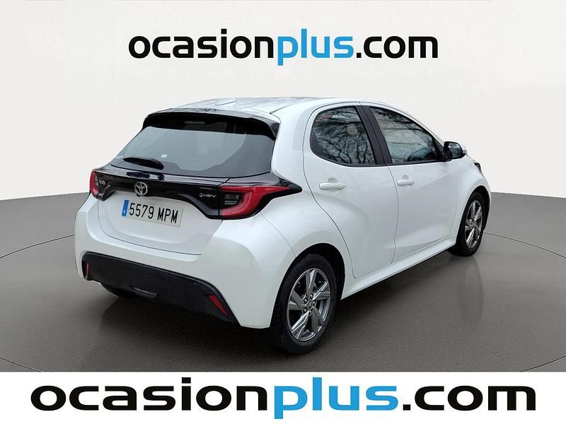 Usado Toyota Yaris Hybrid Active 116 CV (85 kW) 2024 Blanco Berlina