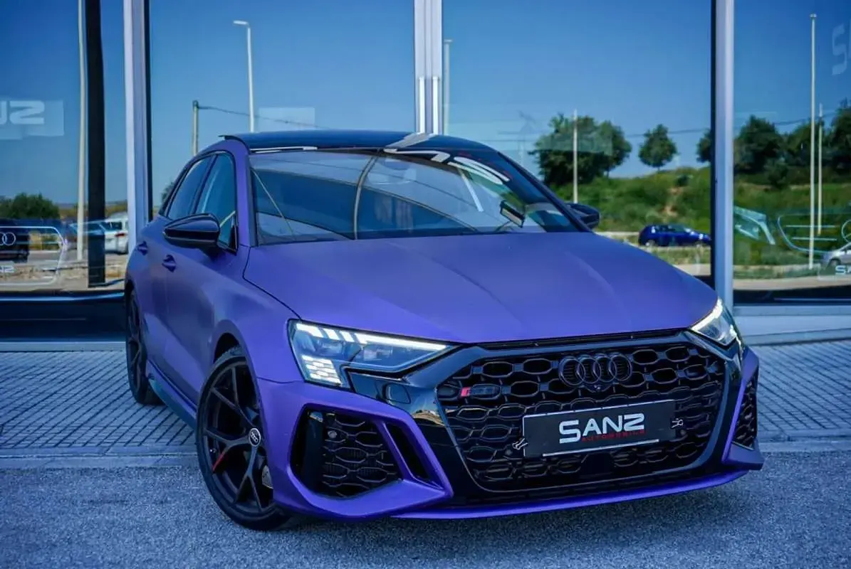 Usado Audi RS3 Sportback Premium 400 CV (294 kW) 2024 Burdeos Utilitario