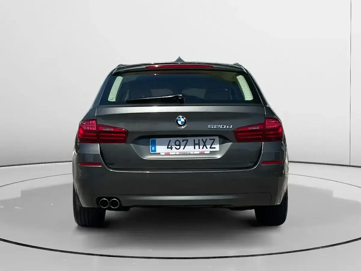 Usado BMW 520 Comfort Edition 190 CV (139 kW) 2014 Gris / plata Familiar