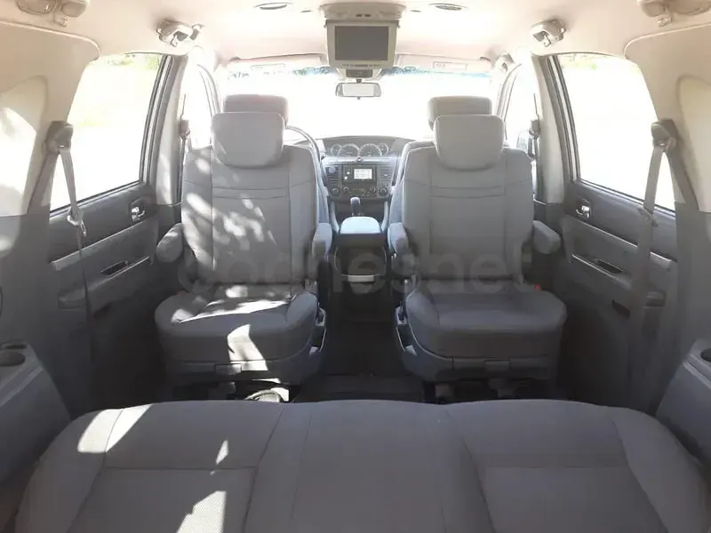 Usado SsangYong Rodius 165 CV (121 kW) 2010 Gris / plata Monovolumen
