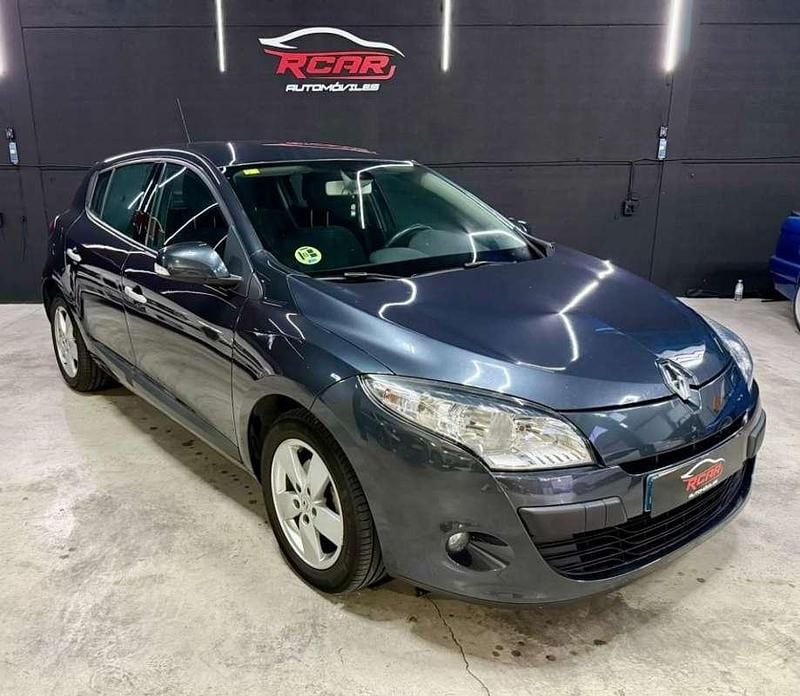 Usado Renault Mégane III Dynamique 131 CV (96 kW) 2010 Gris Utilitario