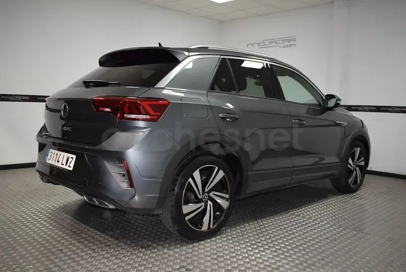 Usado VW T-Roc R-line 150 CV (110 kW) 2022 Gris / plata SUV