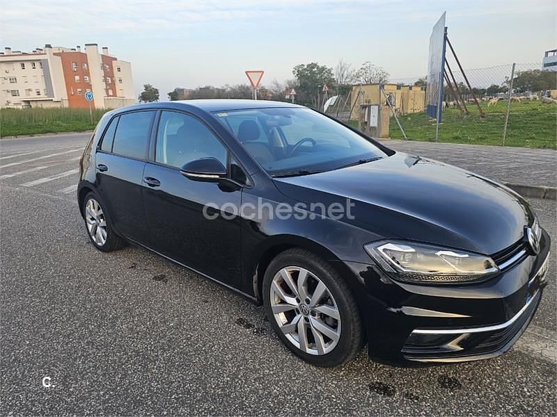 Usado VW Golf VII Sportline 125 CV (91 kW) 2018 Negro Berlina