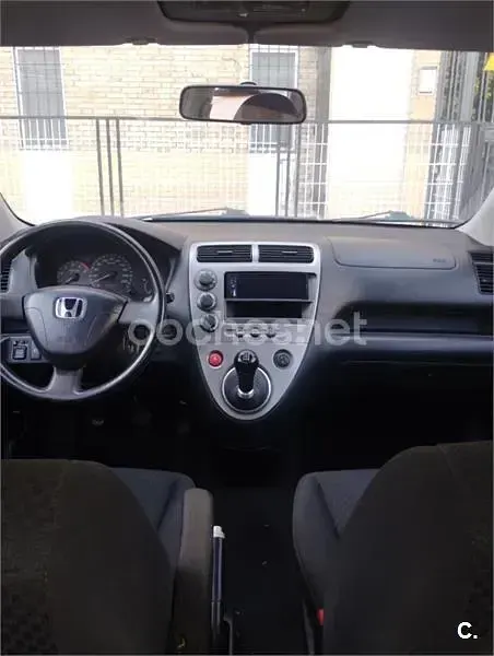 Usado Honda Civic ES 100 CV (73 kW) 2002 Gris / plata Berlina