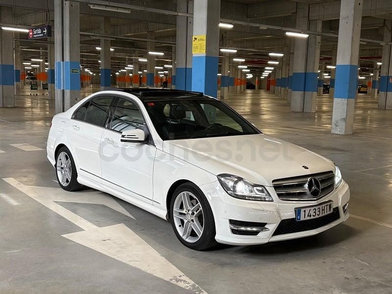 Usado Mercedes C220 170 CV (125 kW) 2013 Blanco Berlina
