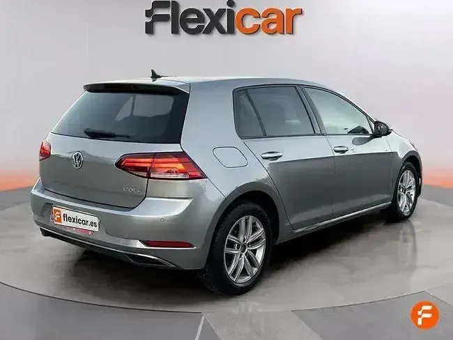 Usado VW Golf VII Advance 115 CV (84 kW) 2019 Gris Familiar