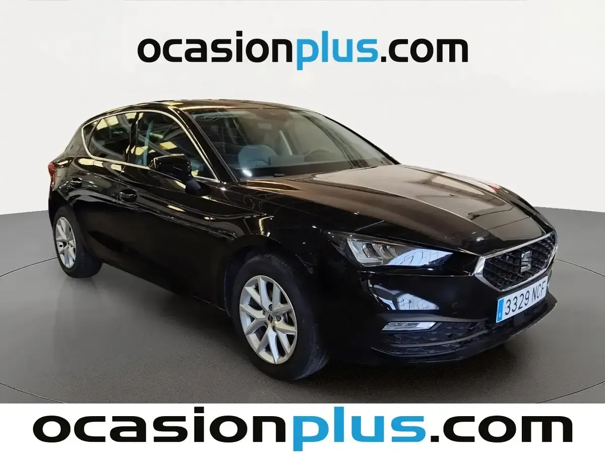 Usado Seat Leon Style 116 CV (85 kW) 2025 Negro Berlina