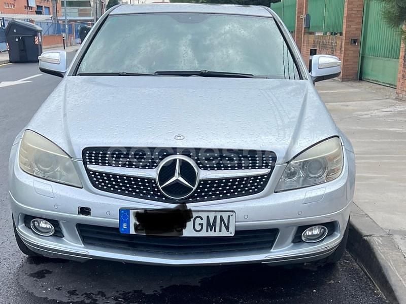 Usado Mercedes C220 170 CV (125 kW) 2009 Gris / plata Berlina