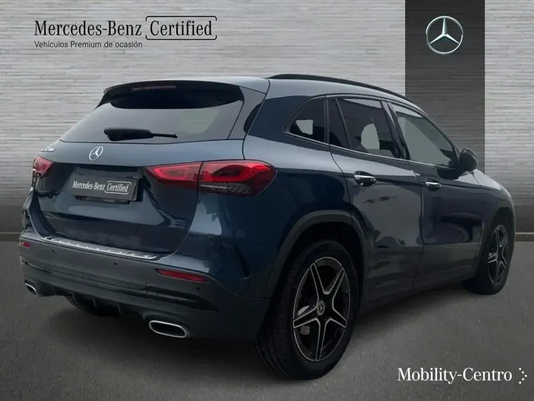 Usado Mercedes GLA200 AMG line 163 CV (119 kW) 2022 Denim blue  metallic paint SUV