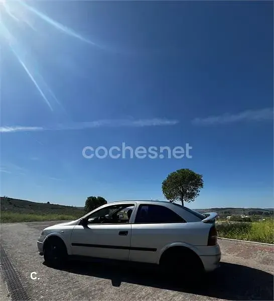 Usado Opel Astra Cabriolet 115 CV (84 kW) 1997 Gris / plata Descapotable