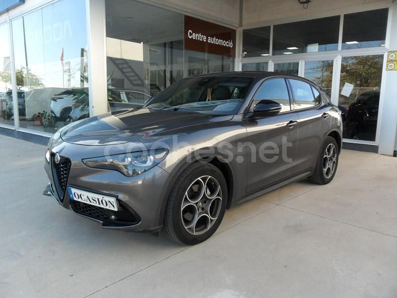 Gris / plata Usado 2023 Alfa Romeo Stelvio Sprint SUV | 34.500 € (Caro) - Imagen 1/4