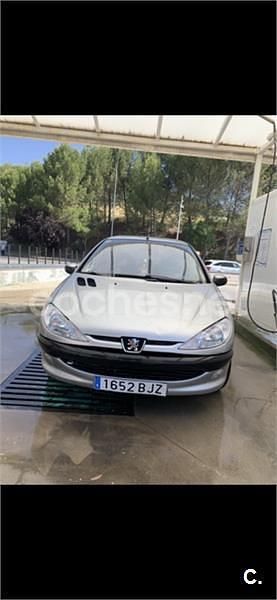 Usado Peugeot 206 70 CV (51 kW) 2001 Gris / plata Berlina
