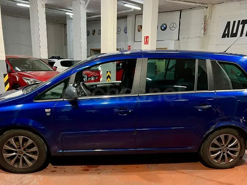 Usado Opel Zafira Cosmo 140 CV (102 kW) 2010 Azul Monovolumen