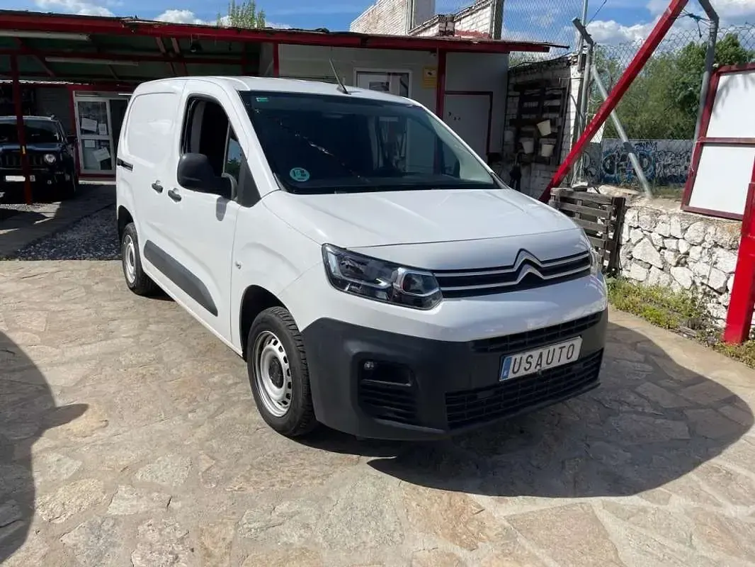 Usado Citroën Berlingo 102 CV (75 kW) 2021 Blanco Monovolumen