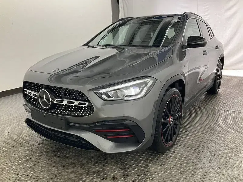 Usado Mercedes GLA250 218 CV (160 kW) 2021 Gris / plata SUV