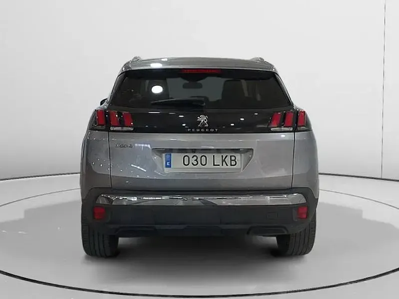 Usado Peugeot 3008 Allure 130 CV (95 kW) 2020 Gris / plata SUV
