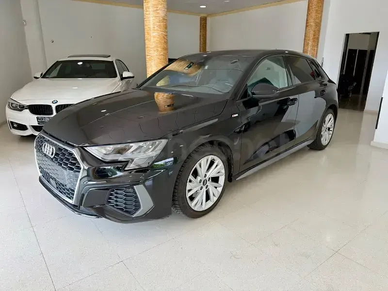 Begagnad Audi A3 S-Line 150 HK (110 kW) 2021 Svart Sedan