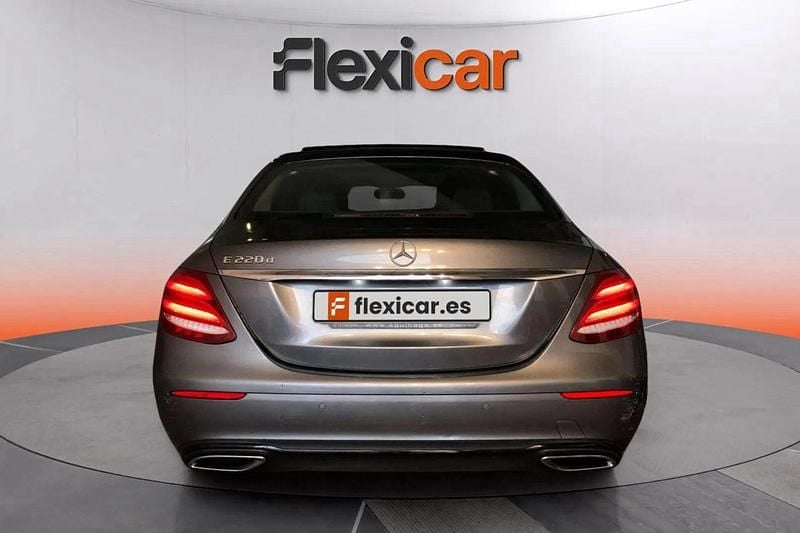 Usado Mercedes E220 194 CV (142 kW) 2018 Gris Berlina