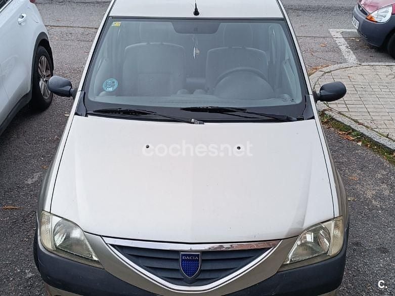 Beige Usado 2006 Dacia Logan Lauréate Berlina | 3000 € (Precio justo) - Imagen 1/4