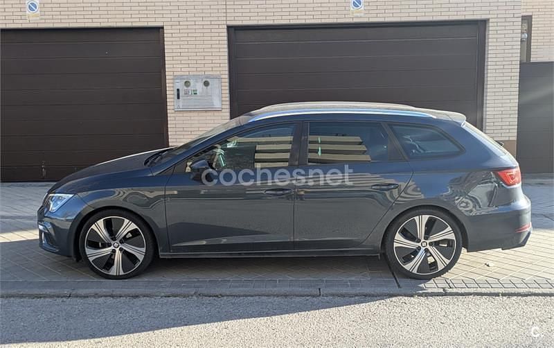 Usado Seat Leon FR 150 CV (110 kW) 2019 Gris / plata Familiar