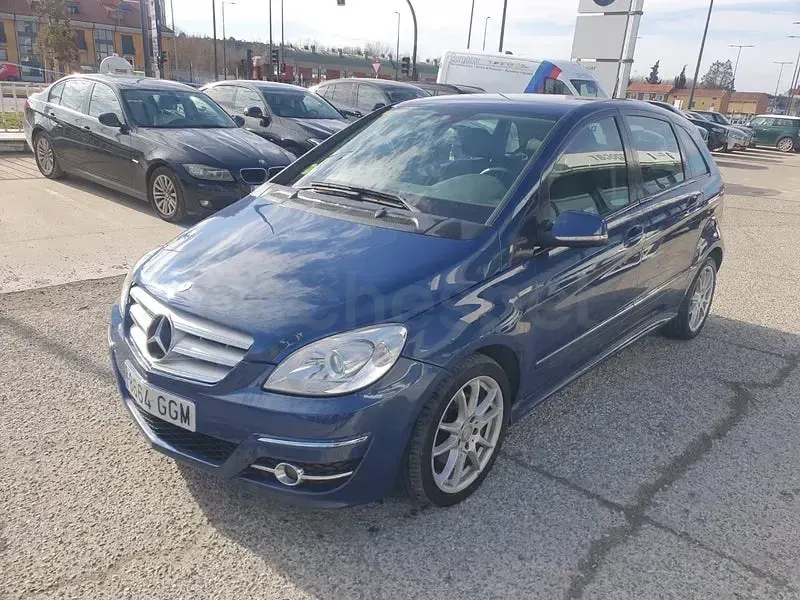 Usado Mercedes B180 109 CV (80 kW) 2008 Azul Monovolumen