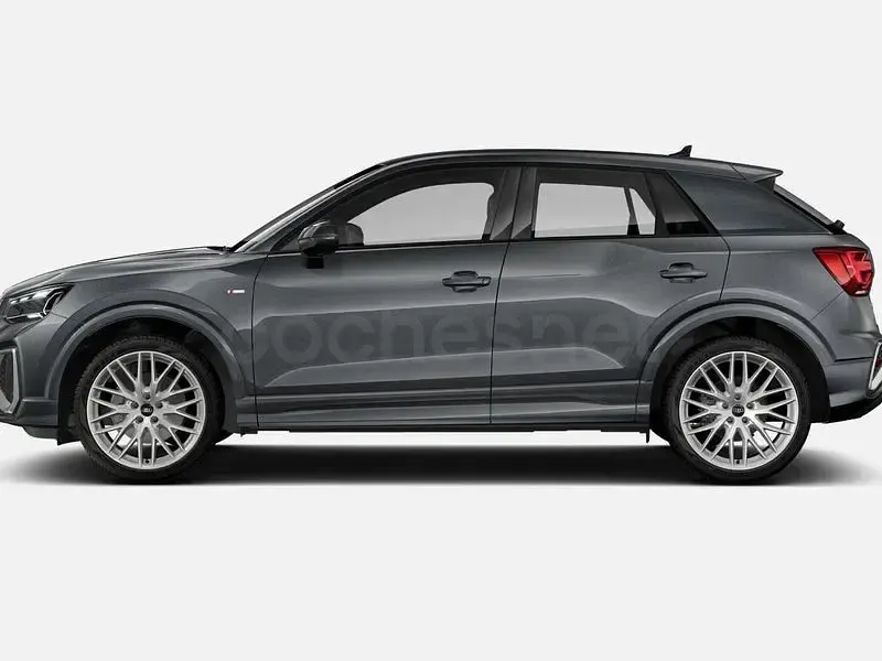 Usado Audi Q2 Ambiente 150 CV (110 kW) 2025 Gris / plata SUV