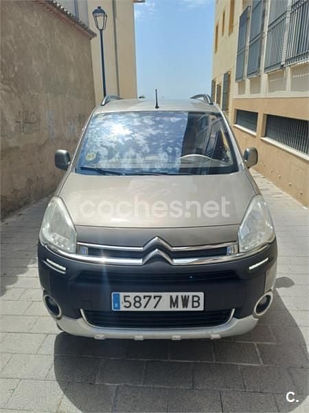 Usado Citroën Berlingo Seduction 114 CV (83 kW) 2014 Beige Monovolumen