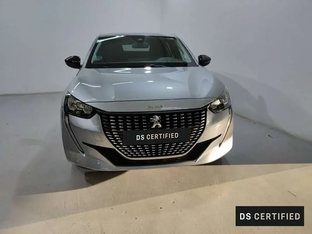 Usado Peugeot 208 Allure 101 CV (74 kW) 2023 Gris Utilitario