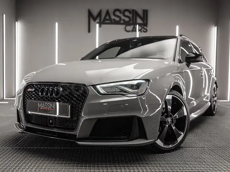 Usado Audi RS3 Premium 367 CV (269 kW) 2016 Gris / plata Berlina