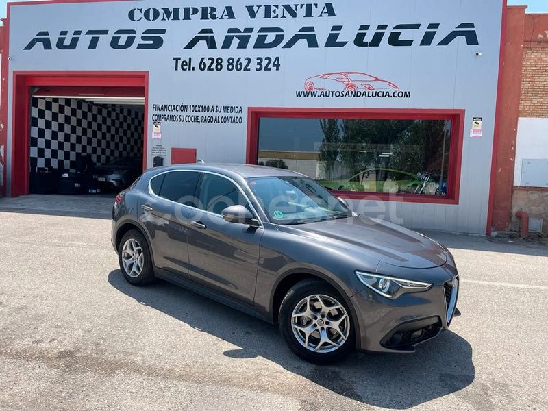 Gris / plata Usado 2018 Alfa Romeo Stelvio Executive SUV | 21.990 € (Precio justo) - Imagen 1/4