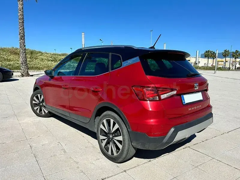 Usado Seat Arona Ecomotive 95 CV (69 kW) 2020 Granate SUV